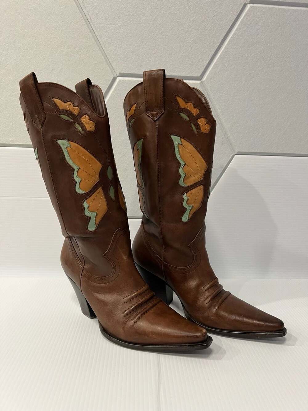 Vintage Brown Leather Butterfly Inlay Western Cowboy Boots